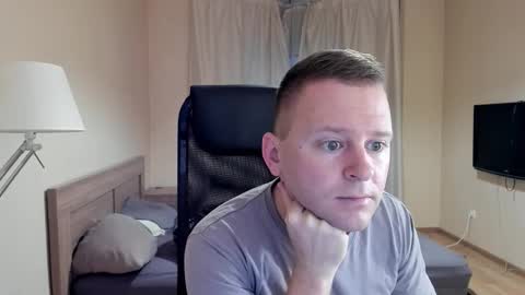 Snapshot of michael_birkin chatting on 10/05/25, 04:00 Michael Birkin online show from 10/05/25, 04:00