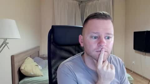 Snapshot of michael_birkin chatting on 10/19/25, 03:51 Michael Birkin online show from 10/19/25, 03:51