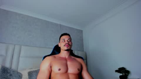 Snapshot of michael_reinolds chatting on 11/11/25, 03:17 Michael online show from 11/11/25, 03:17