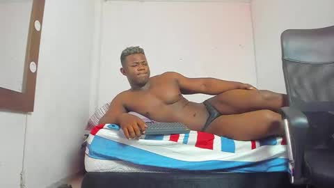 Snapshot of michael_smitht chatting on 12/13/25, 09:09 Michael online show from 12/13/25, 09:09