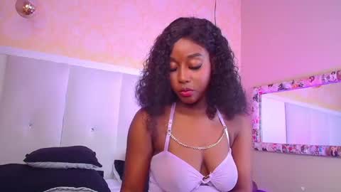 Snapshot of michaelacox chatting on 03/03/25, 07:17 Michel online show from 03/03/25, 07:17