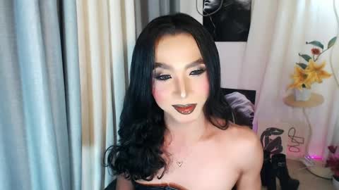 Snapshot of michaelagoddess chatting on 05/27/26, 04:37 michaelagoddess online show from 05/27/26, 04:37
