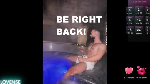 Snapshot of michaelevansx chatting on 01/08/26, 11:45 MichaelEvansx online show from 01/08/26, 11:45