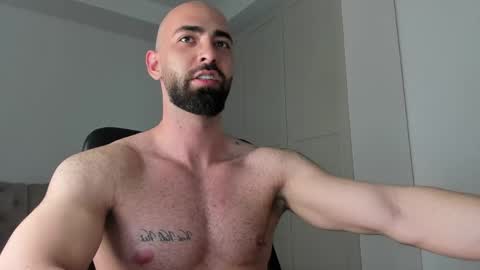 MichaelEvansx online show from 04/15/26, 09:37