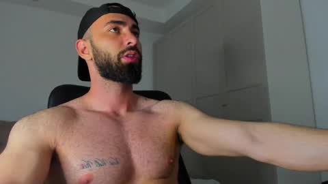 Snapshot of michaelevansx chatting on 05/04/26, 10:17 MichaelEvansx online show from 05/04/26, 10:17
