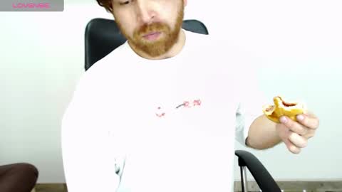 Snapshot of michaelhawtin chatting on 10/08/25, 01:58 Michael  Contenido explcito online show from 10/08/25, 01:58