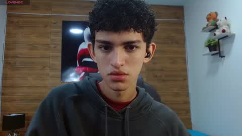 michaelkoiv online show from 12/03/25, 12:14