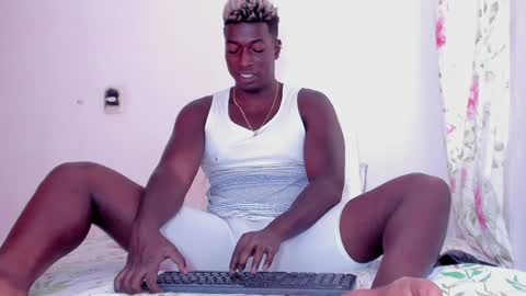 Snapshot of michaell_james chatting on 12/07/24, 07:43 Michaell online show from 12/07/24, 07:43