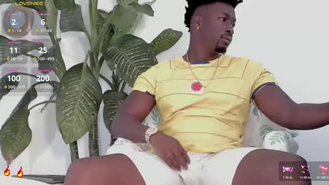 Snapshot of michaell_james chatting on 11/14/25, 02:49 Michaell online show from 11/14/25, 02:49