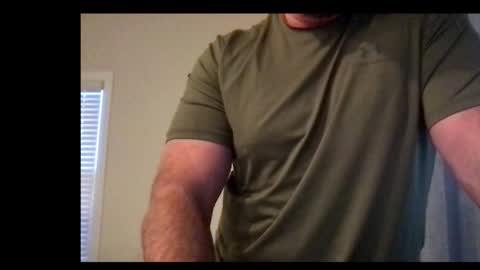 Snapshot of michaelt483 chatting on 12/14/25, 09:30 michaelt483 online show from 12/14/25, 09:30