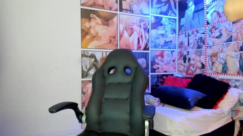 michel_lopez18 online show from 02/02/25, 10:57