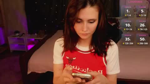 Snapshot of michel_momsen chatting on 06/17/26, 12:18 Michel online show from 06/17/26, 12:18