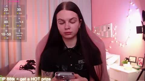 Snapshot of michela_fruet chatting on 06/29/26, 01:01 Kate online show from 06/29/26, 01:01