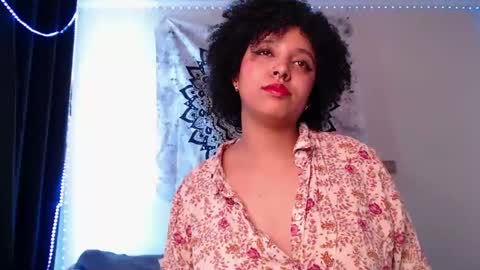 Snapshot of michell_bling chatting on 12/15/24, 04:26 Michi online show from 12/15/24, 04:26