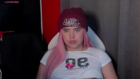 Snapshot of michell_petty01 chatting on 01/30/25, 06:00 michell_petty01 online show from 01/30/25, 06:00