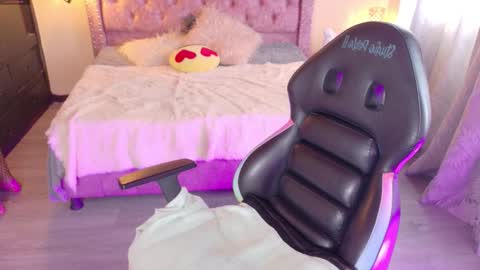 Snapshot of michell_petty01 chatting on 09/16/25, 03:02 michell_petty01 online show from 09/16/25, 03:02