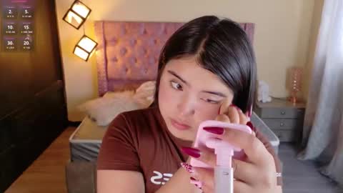 Snapshot of michell_petty01 chatting on 09/17/25, 12:18 michell_petty01 online show from 09/17/25, 12:18