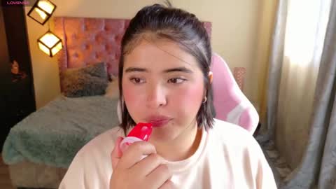 Snapshot of michell_petty01 chatting on 10/22/25, 01:44 michell_petty01 online show from 10/22/25, 01:44