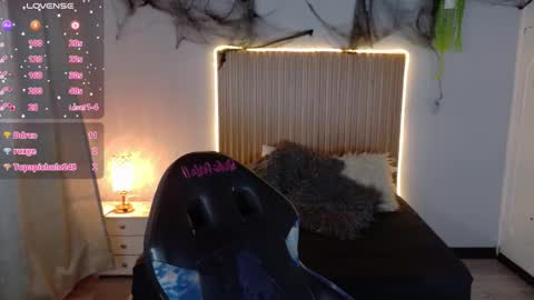 Snapshot of michell_petty01 chatting on 10/28/25, 01:36 michell_petty01 online show from 10/28/25, 01:36