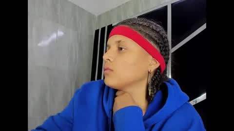 michell_rs online show from 02/12/25, 04:23