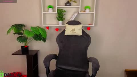 Snapshot of michelle__allen chatting on 02/15/26, 01:02 Michelle online show from 02/15/26, 01:02