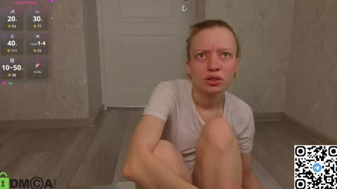 Snapshot of michelle_blond chatting on 04/21/26, 01:42 michelle_blond online show from 04/21/26, 01:42