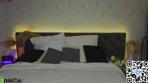 Snapshot of michelle_blond chatting on 04/25/26, 01:41 michelle_blond online show from 04/25/26, 01:41