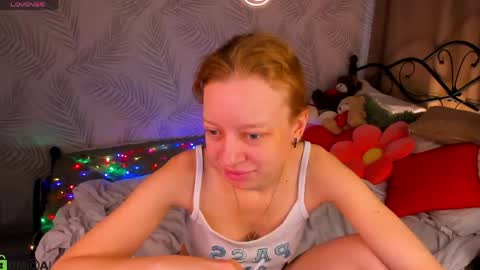 Snapshot of michelle_blond chatting on 05/26/26, 01:34 michelle_blond online show from 05/26/26, 01:34