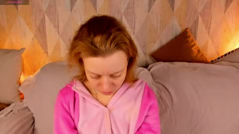 Snapshot of michelle_blond chatting on 05/27/26, 01:13 michelle_blond online show from 05/27/26, 01:13
