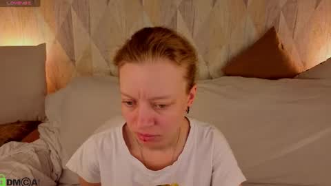 Snapshot of michelle_blond chatting on 06/14/26, 01:14 michelle_blond online show from 06/14/26, 01:14