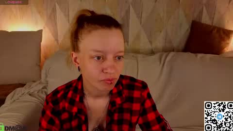 Snapshot of michelle_blond chatting on 06/15/26, 01:08 michelle_blond online show from 06/15/26, 01:08