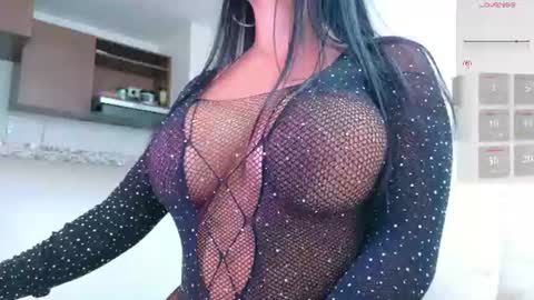 Snapshot of michelle_ferrerr chatting on 06/17/26, 10:10 MICHELLE online show from 06/17/26, 10:10