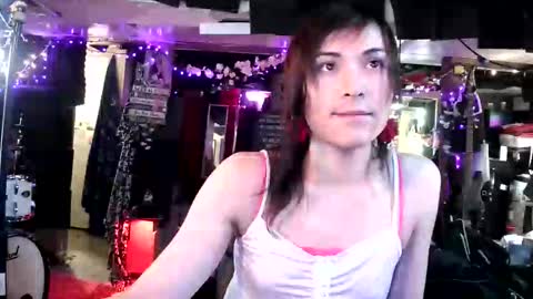 Snapshot of michelle_flowers chatting on 11/11/25, 03:17 michelle_flowers online show from 11/11/25, 03:17