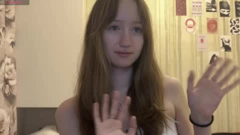 Snapshot of michelle_neely chatting on 10/26/25, 09:31 michelle_neely online show from 10/26/25, 09:31