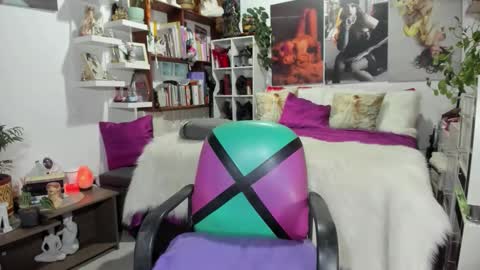 michelle apihel online show from 03/28/26, 09:25