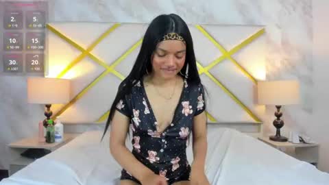 Snapshot of michellebronx chatting on 06/15/26, 11:45 michellebronx online show from 06/15/26, 11:45