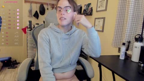 Snapshot of michellereid chatting on 12/06/24, 11:57 MichelleReid online show from 12/06/24, 11:57