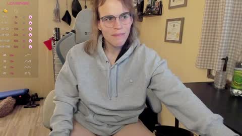 Snapshot of michellereid chatting on 12/09/24, 10:41 MichelleReid online show from 12/09/24, 10:41