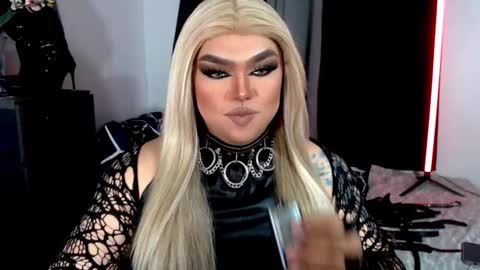 Snapshot of michellevixen921 chatting on 11/01/25, 02:35 Michelle online show from 11/01/25, 02:35