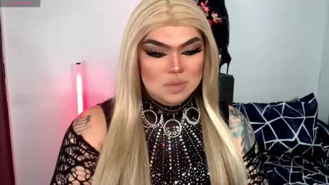 Snapshot of michellevixen921 chatting on 11/04/25, 11:48 Michelle online show from 11/04/25, 11:48