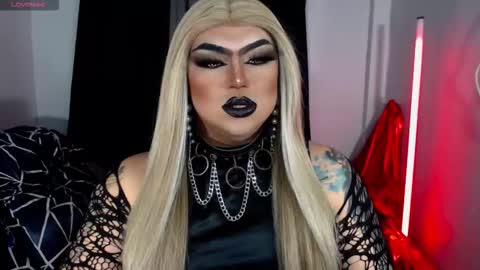 Snapshot of michellevixen921 chatting on 11/25/25, 05:57 Michelle online show from 11/25/25, 05:57