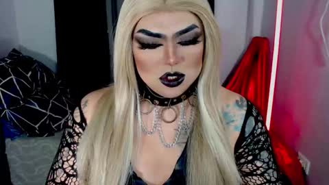 Snapshot of michellevixen921 chatting on 11/30/25, 05:44 Michelle online show from 11/30/25, 05:44