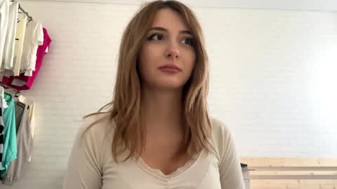 Snapshot of michellfallert chatting on 04/05/26, 12:46 Jenny online show from 04/05/26, 12:46