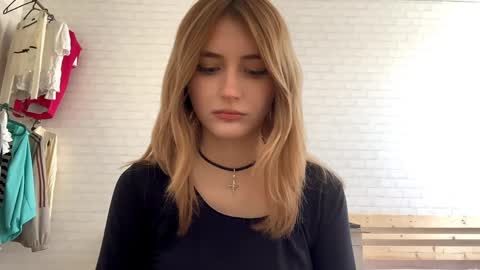 Snapshot of michellfallert chatting on 04/09/26, 12:21 Jenny online show from 04/09/26, 12:21