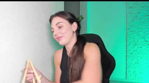 Snapshot of michelliibeautiful chatting on 11/01/25, 04:09 Michellee online show from 11/01/25, 04:09