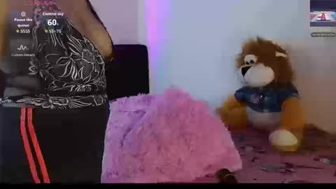 Snapshot of michellmoon1 chatting on 10/18/25, 01:34 michellmoon1 online show from 10/18/25, 01:34