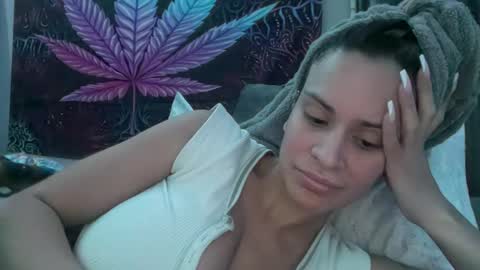 Skye online show from 03/04/25, 06:26