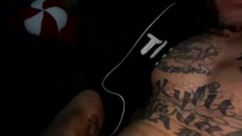 Snapshot of mick9009961169 chatting on 12/14/25, 10:42 mick9009961169 online show from 12/14/25, 10:42