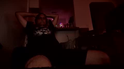 Snapshot of mick_gee chatting on 04/05/26, 01:36 mick_gee online show from 04/05/26, 01:36