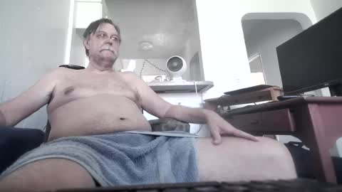 Snapshot of mick_gee chatting on 07/19/26, 08:45 mick_gee online show from 07/19/26, 08:45